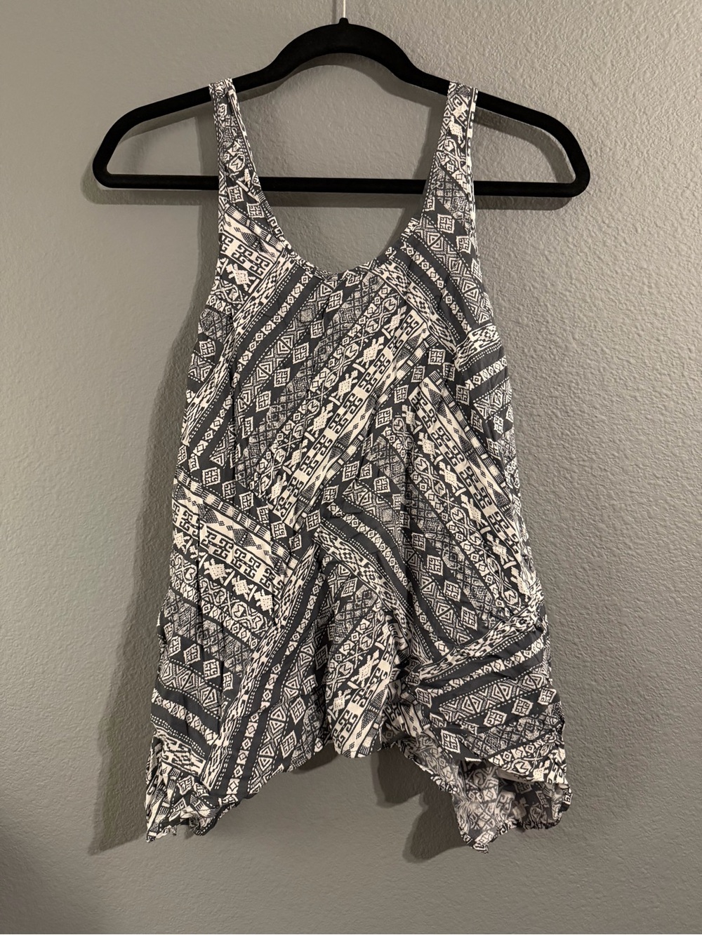 Lorimer NYC Women's Geometric Tank Top Gray & White Small